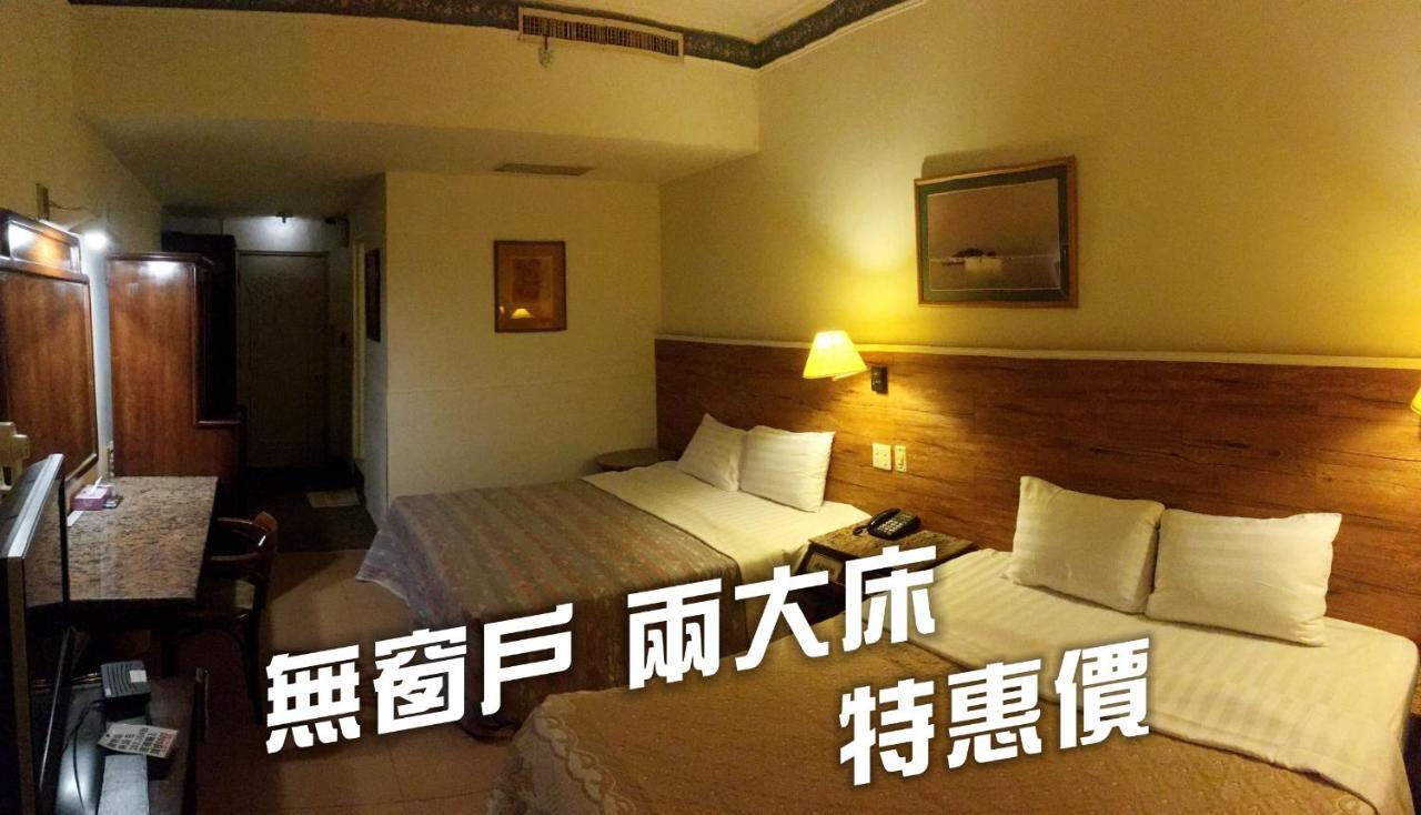 文南哥爸妻夫飯店 Hotel Тайнан Екстериор снимка